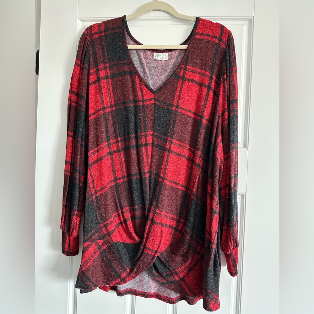 Maurice’s plaid V-Neck knit Blouse - women’s plus size 3X.